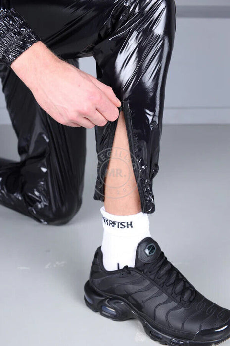 MR. RIEGILLIO Shiny Nylon 24 Tracksuit Pants Black R1026