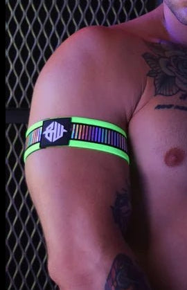 BREEDWELL Reflector Armbands Iridescent Foil Stripe Knit Neon Green 35