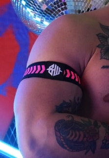 BREEDWELL Armbands Nightcrawler Raised & Rubberized Chevron Design Neon Pink 18