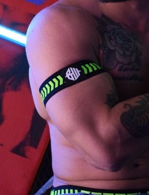 BREEDWELL Armbands Nightcrawler Raised & Rubberized Chevron Design Neon Green 181