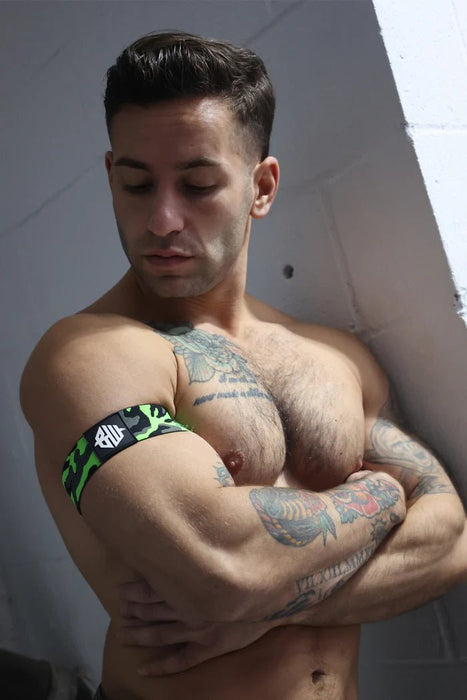 BREEDWELL Neo Camo Armbands Glow in Blacklight Neon Green - SexyMenUnderwear.com