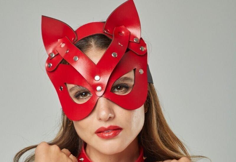 MOB DNGEON Malebasics Kitty Mask Synthetic Leather Red DWA01