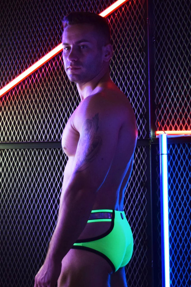 BREEDWELL SIDE-CUT BRIEFS REFLECTOR WITH TWO D-RINGS NEON GREEN 29 - SexyMenUnderwear.com